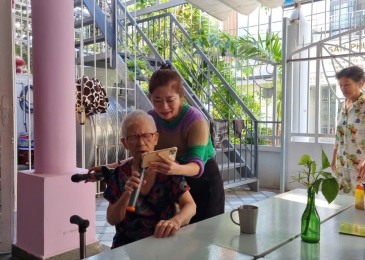 CHĂM SÓC BAN NGÀY 