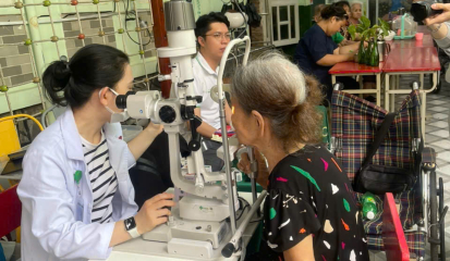 Vì sao nên chọn viện dưỡng lão chuyên nghiệp thay vì thuê người chăm sóc riêng?