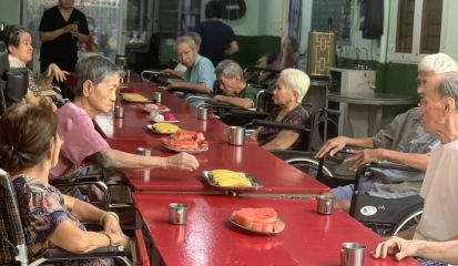 Chăm sóc người già theo giờ tại Gò Vấp uy tín