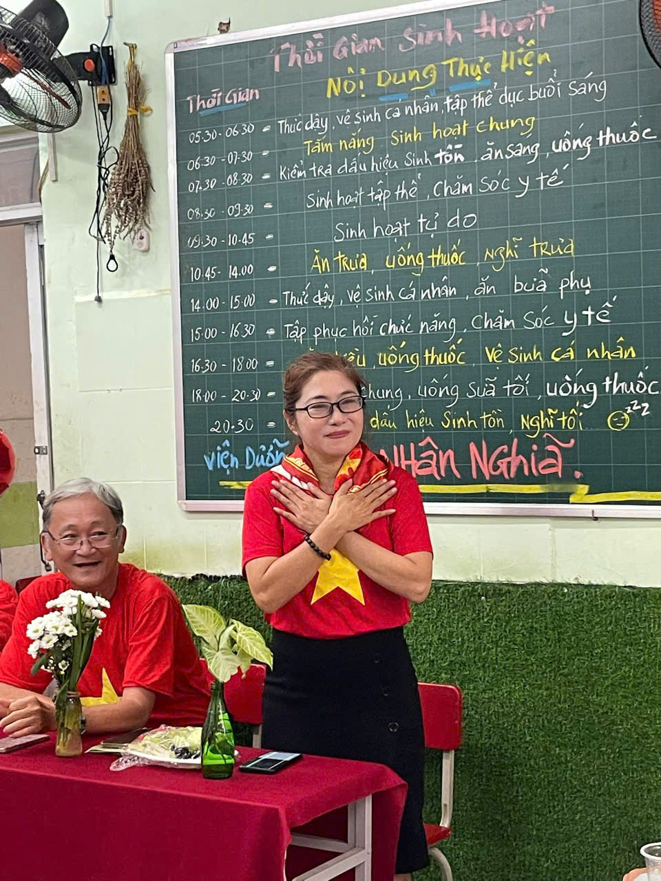 giai-phap-cham-soc-an-toan-va-nhan-van
